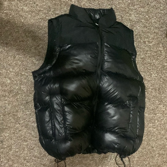 I am selling a great drip jacket when you buy it you will love it it’s black 💧 - Picture 1 of 2